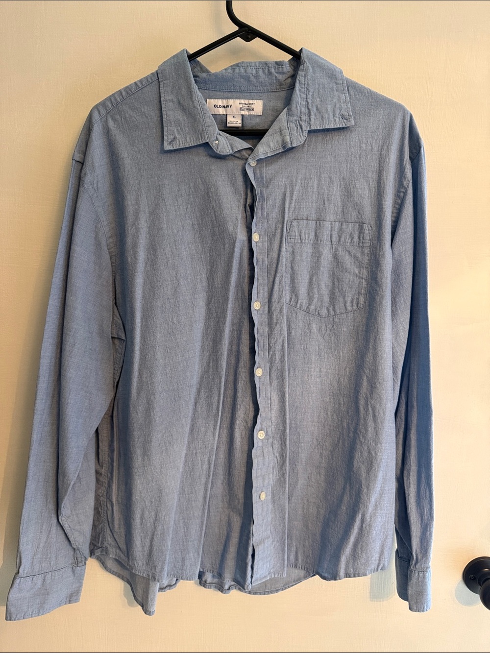 Old Navy Men's Light Blue Casual Button-Down Shirt